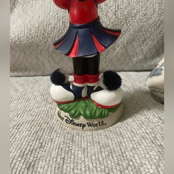 ✨Vintage Collectable Disney World Ceramic Minnie Mouse Cheerleader Bobble Head - Picture 4 of 9